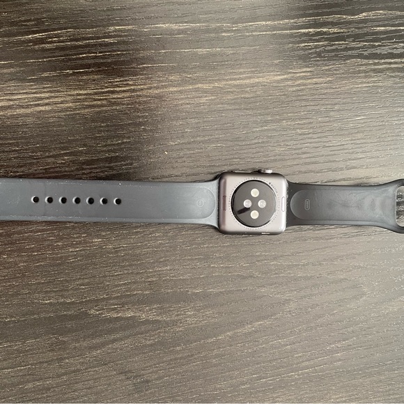 Apple Watch Series 3 - 38 MM case w/ band & charging chord included - Picture 2 of 4